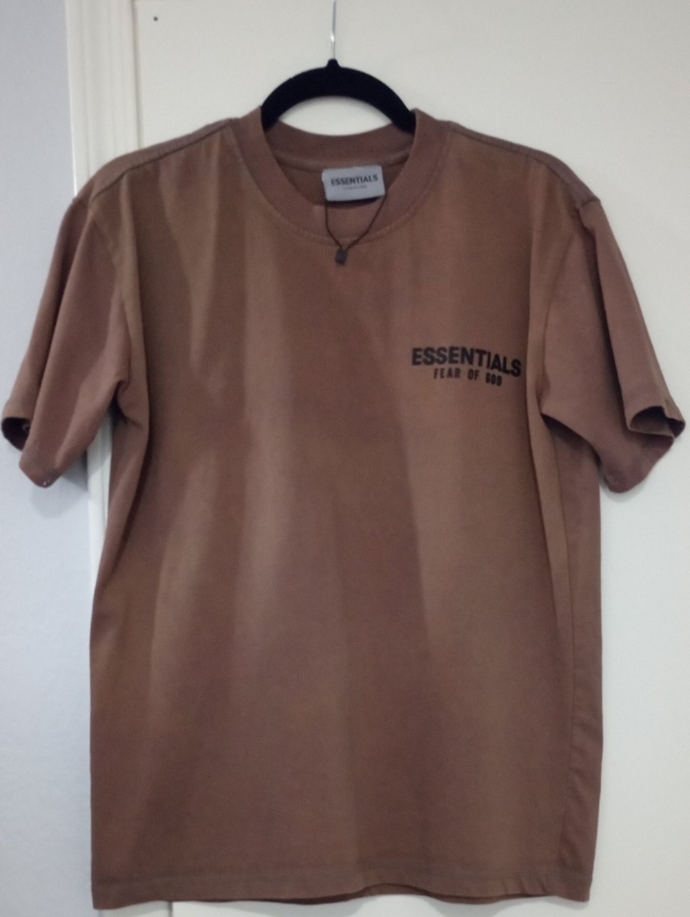 NWOT Essentials Men’s Brown Short Sleeve Crewneck Tee Size M